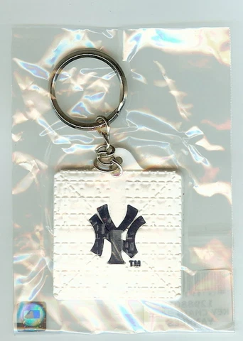 New York Yankees Base Style Keychain Cover