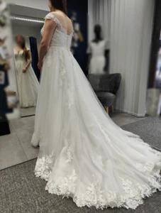 🥰 Wunderschönes Brautkleid/Hochzeitskleid in Größe 44 (ivory) abzugeben 🥰 - Bild 1 von 3
