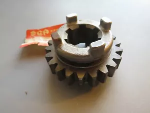 NOS Suzuki DR250 DR350 DR-Z250 Genuine Transmission 6th Drive Gear 24361-14D01 - Picture 1 of 9