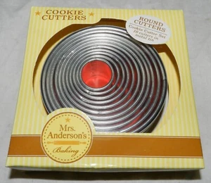 Nuevo en caja - Mrs. Anderson's 10 cortadores de galletas redondos en lata de metal - Imagen 1 de 3
