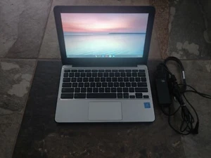 Asus C202S Chromebook 1.6GHz 4GB RAM 16GB SSD 11.6" HDMI Chrome OS OEM Charger - Picture 1 of 8