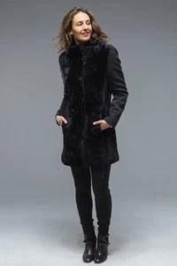 Gimo's Ensley Hybrid Shearling Coat - Picture 1 of 12