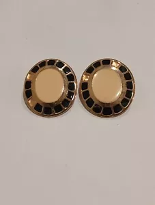 Elegantes Pendientes Huggie Clip Esmalte Dorado, Marfil, Negro - Imagen 1 de 5