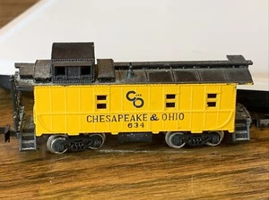 MRC N CHESAPEAKE & OHIO CABOOSE #634 - Picture 1 of 9