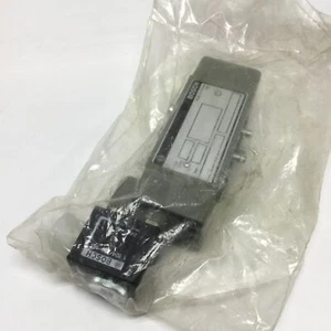 Bosch Rexroth 0820024135 Directional Control 5/2 Solenoid Valve, 24VDC Coil - Picture 1 of 4