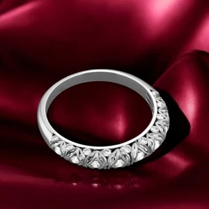 Alianza de boda de diamantes de corte redondo de 0,60 quilates cultivada en laboratorio oro blanco de 14 quilates talla 6 7 8 - Imagen 1 de 14