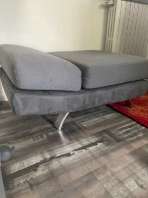 poggiapiedi pouf colore grigio marca C4 divani - Immagine 1 di 4