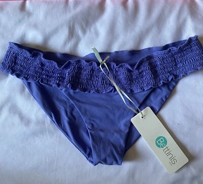 NUEVO CON ETIQUETAS BIKINI/TRAJE DE BAÑO BETTINIS SOLO PARTE INFERIOR... ACENTO CON VOLANTES... TALLA GRANDE Foto 1 de 4