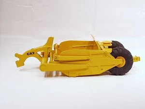 Caterpillar 428 Scraper - 1/24 - Eska Ertl - Repaint - No Box - Picture 1 of 6