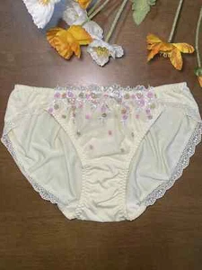 Cute Floral Lace Briefs Light Yellow Vtg Full Coverage Nylon Panty Bikini Sz.6 - Picture 1 of 22