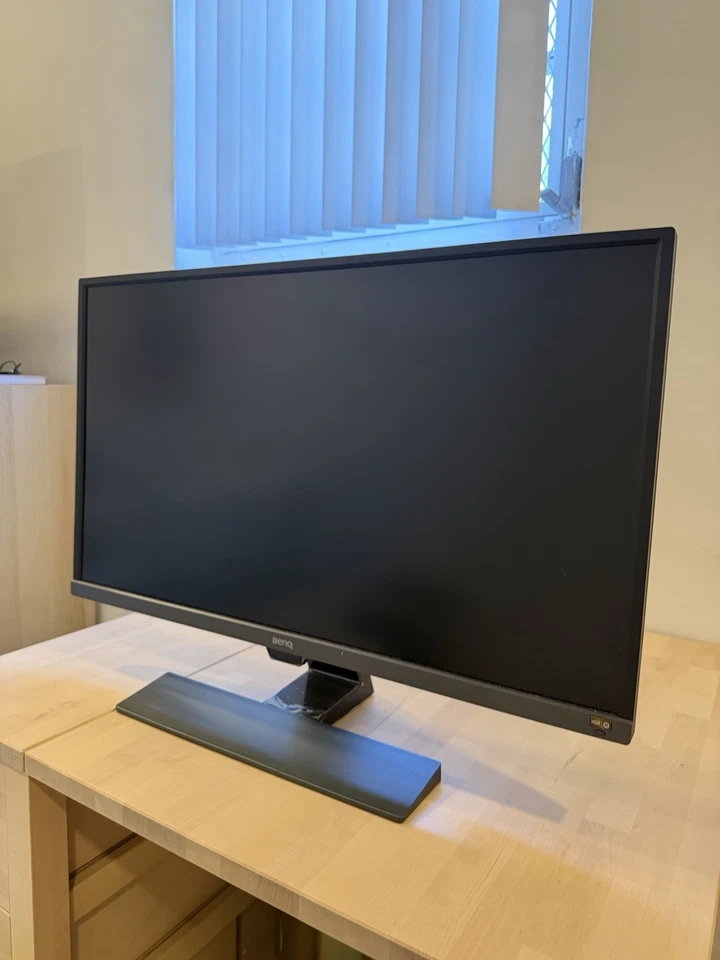 🖥️ Monitor BenQ 27” 4K HDR (Modelo EW3270) Monitor BenQ EW3270 de 27 pulgadas Foto 1 de 3