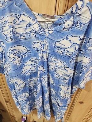 Blusa Médica Polaris Bears On Skates Azul Claro Blanco Cherokee XL Foto 1 de 2