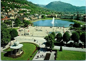 Blick auf den Festplassenplatz Richtung Berg Ulrikken, Bergen, Norwegen AK - Bild 1 von 2