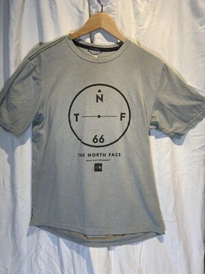 Men’s The North Face Short Sleeve Flashdry Half Dome Grey T-Shirt Size Small - Image 1 of 4