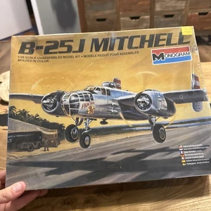 Monogram 1/48 North American B-25J Mitchell - Glass Nose - Sealed - Picture 1 of 9