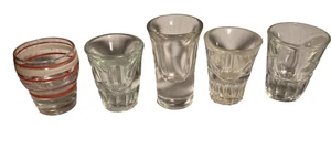 Juego de 5 vasos de chupito inferiores transparentes pesados de colección labio redondeado barra de mediados de siglo - Imagen 1 de 6