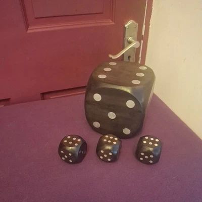Fun, Novel, Wooden Dice Storage Box 16cm(³)  with 3 Large Wooden Dice 5cm(³) - Image 1 of 4