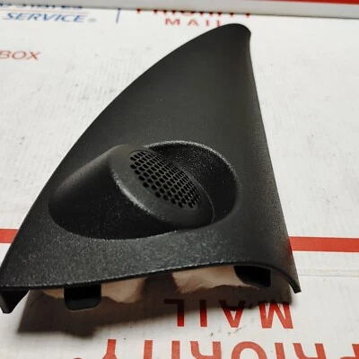 06-07 Saturn Vue Panel de puerta delantera derecha Espejo Montaje Cubierta Borde con Tweeter OEM Foto 1 de 4