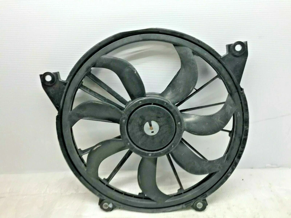 Ventilador de refrigeración Dodge Journey 2011 2012 2013 2014 2015 2016 2,4 L OEM Foto 1 de 4