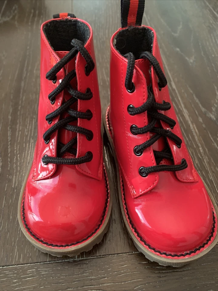 Botines con cordones unisex charol rojo Faded Glory para niños pequeños talla 7 Foto 1 de 4