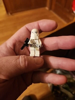 LEGO Star Wars Snow Trooper Minifigure w/ Blaster - Image 1 of 4