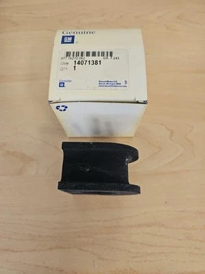 New 1985-20 GM Cadillac Chevrolet GMC Tahoe Stabilizer Link Bushing 14071381 OEM - Image 1 of 3