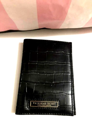 Victoria’s Secret Tarjetero Porta Pasaporte Negro Cocodrilo NUEVO Foto 1 de 4
