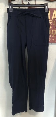 Pantalón de viaje Lululemon para mujer liso azul marino tejido con cordón Foto 1 de 4