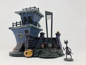 Hawthorne Disney Nightmare Before Christmas Village GUILLOTINE HOUSE W/Light MIB - Picture 1 of 11