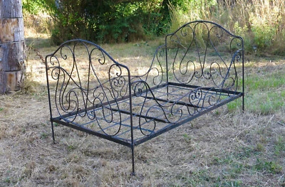 LIT en FER FORGÉ, grand très beau et ancien lit fer forgé, jardin, lit fer forgé - Photo 1/4