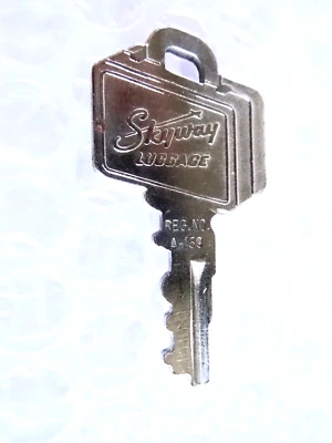 KEY SKYWAY MALETA EQUIPAJE A-159 TONO PLATA LOGO REPUESTO VINTAGE neocurio Foto 1 de 4