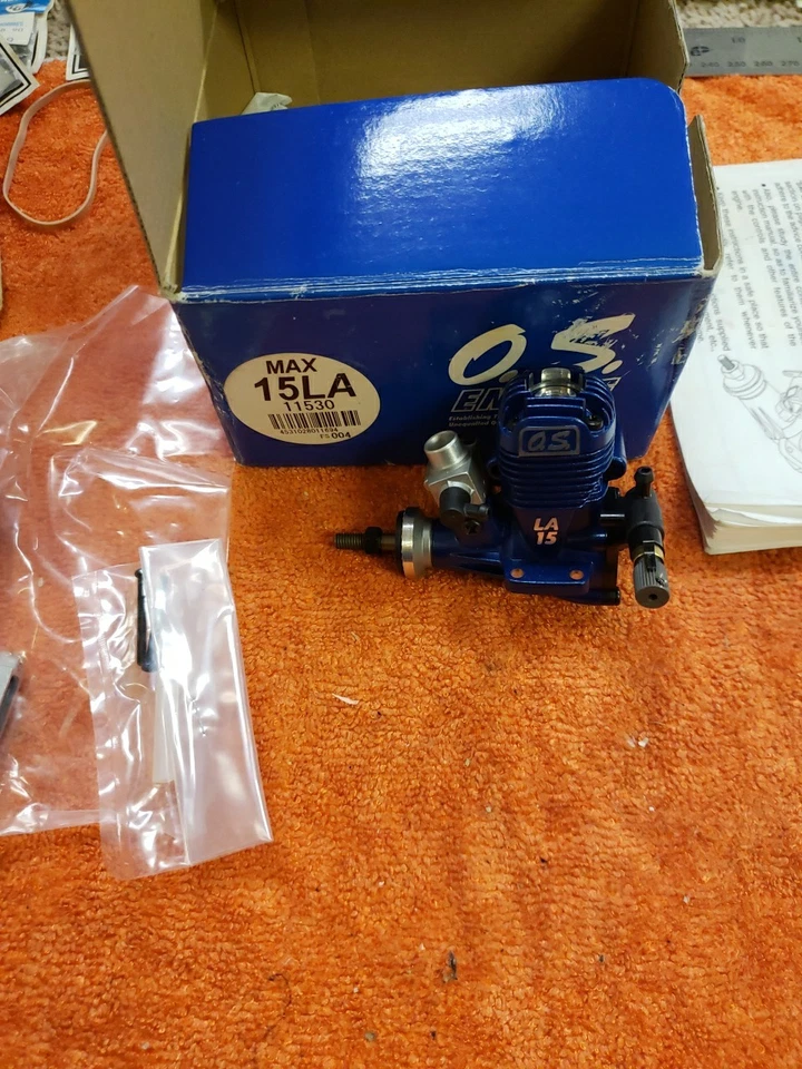 O.S. MAX-15LA (Silver) (11532) w/Muffler