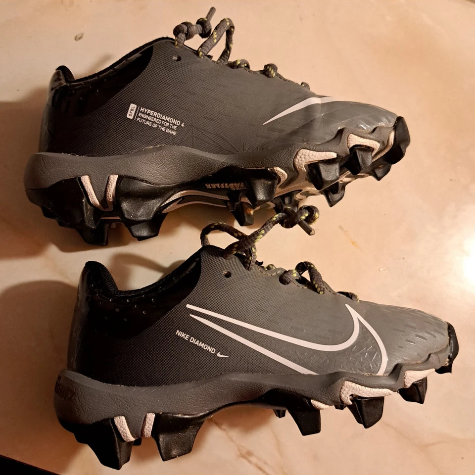 Nike Girls Shoes *SIZE 11C* Hyperdiamond4 Keystone Softball Cleats ModGrey/white - Image 1 of 4
