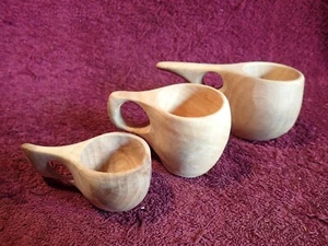 LOTE DE 3 VASOS PEQUEÑOS TALLADOS VINTAGE MADERA KUKSA ARTE POPULAR FINLANDÉS FINLANDÉS - Imagen 1 de 6