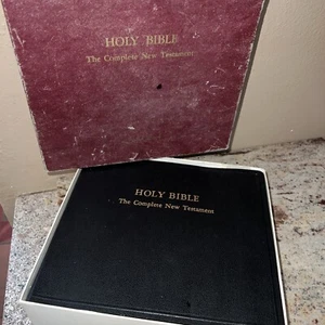 Vtg. 1953 Holy Bible KJV Complete New Testament 16 RPM 24 Records Audio Book Set - Picture 1 of 10