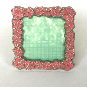 Emaille Blume Floral Form Rosa Metall Fotorahmen 4x4" Rahmen hält 3x3" Foto - Bild 1 von 8