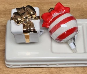 2 Stück Nora Fleming Weihnachtsminis! Geschenk A185 und Ornament A171 Neu! - Bild 1 von 10