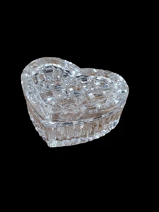 Caja de baratija vintage 24 % cristal de plomo en forma de corazón corte de punta de diamante 3"X4"X2" - Imagen 1 de 12
