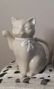Vintage Ceramic Cat Teapot By Crowing Touch Collection Japan 6 5/8" H x 5 1/2" L - Picture 1 of 8