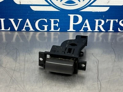 2008 Bmw 750Li Glove Box Open Button - 7148751  - 105k - Image 1 of 4