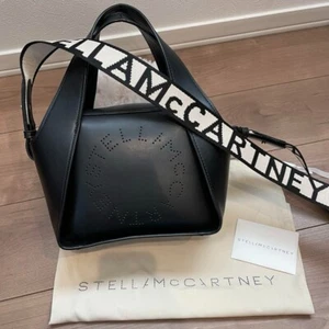 STELLA MCCARTNEY Logo Stanzhandtasche Umhängetasche schwarz Outlet Produkt - Bild 1 von 20