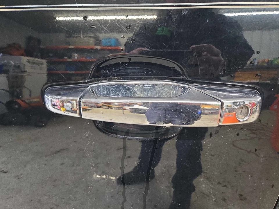 Manija puerta exterior CHEVY AVALANCHE 1500 izquierda 07 08 09 10 11 12 13 Foto 1 de 1