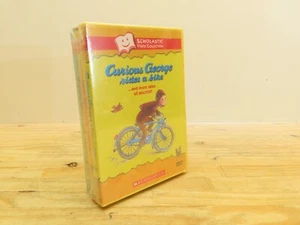 Curious George 3 DVD Set Rides A Bike,Red Riding Hood, Giggle,Giggle,Quack - Foto 1 di 4