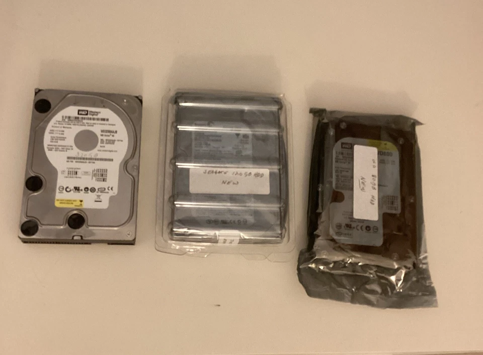 Combo 3 Hard Drives, Seagate 120gb, WD 320, WD 80. - Image 1 of 4