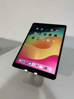 Apple iPad Pro 1. Gen 64GB, Wi-Fi(Ohne Simlock), 10,5 Zoll - Space Grau B - Bild 1 von 4