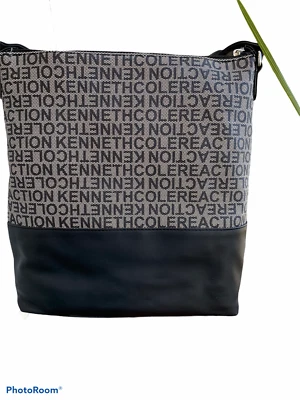 Bandolera Kenneth Cole Reaction Negra Ilimitada Grande Pequeña Estampado Estado NUEVA $69.00 Foto 1 de 3