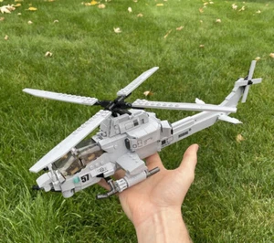 NUEVO EN CAJA Campana Helicóptero de Ataque AH-1Z Víbora Militar Construcción Ladrillos Bloques - Imagen 1 de 14