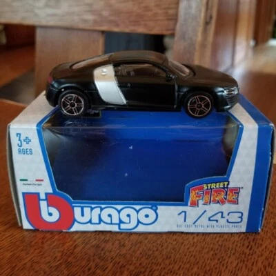 🏁 Coche deportivo exótico BURAGO AUDI R8 en negro mate y gris escala 1:43 🏁 Foto 1 de 2