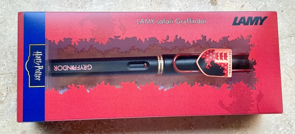 LAMY Safari Füllhalter, Harry Potter, Gryffindor, Neu 2025 - Bild 1 von 1