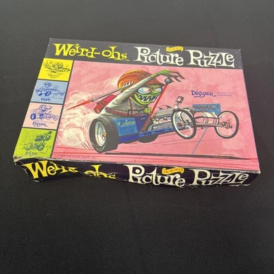 Rompecabezas de imagen Weird-Ohs 1963 Digger the Way Out Dragster ¡Completo!  Foto 1 de 3